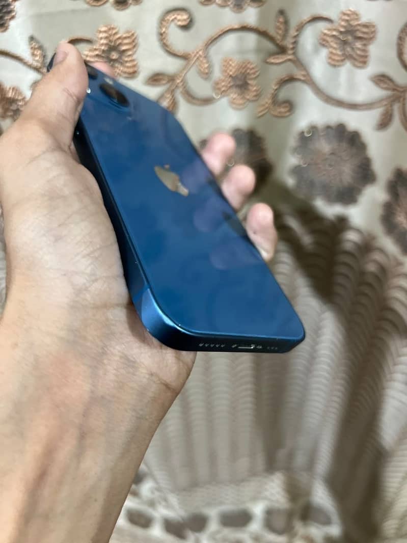 Apple iPhone 13 3