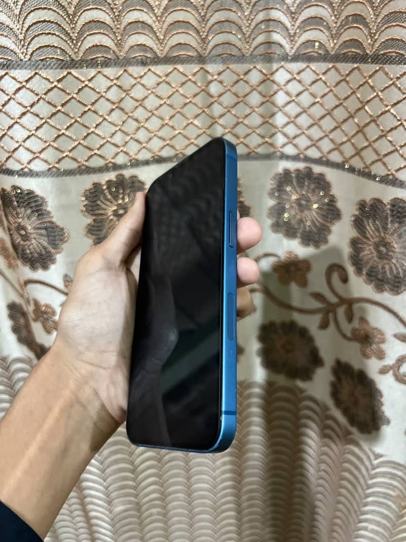 Apple iPhone 13 7