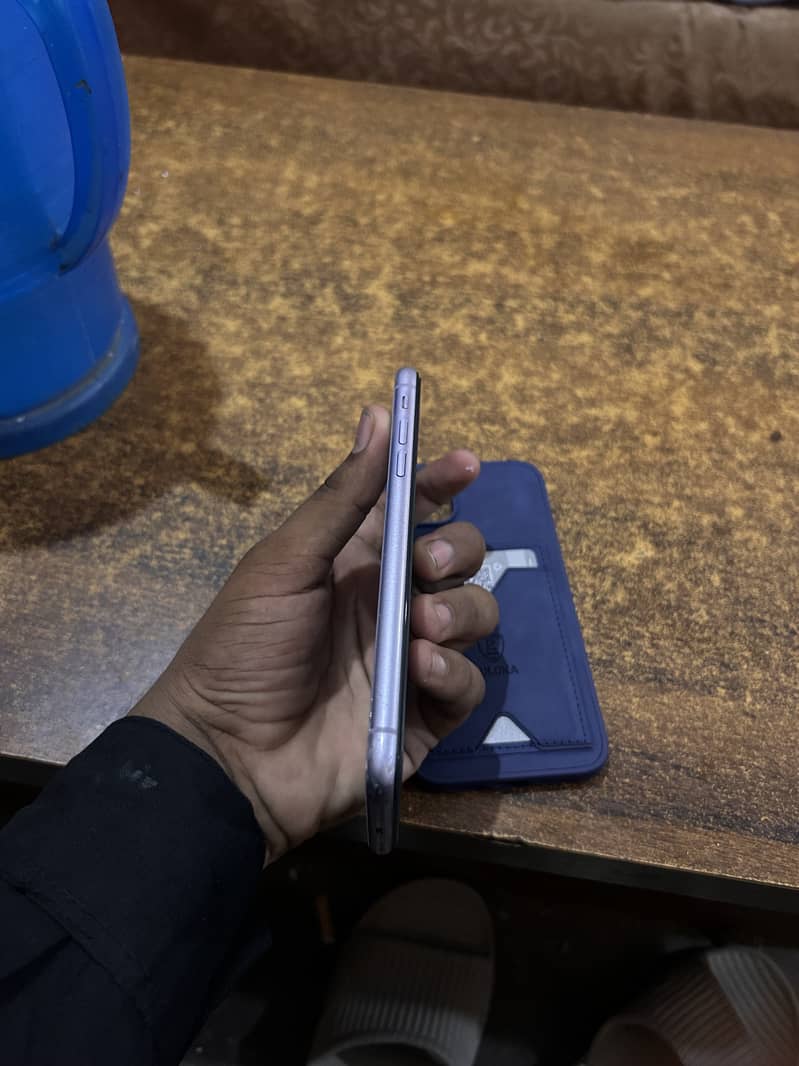 Apple iPhone 11 6