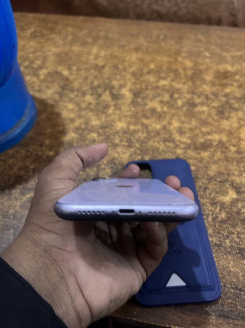 Apple iPhone 11 8