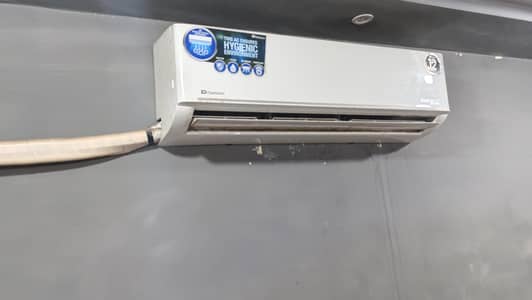 Dawlance 1.5 ton Ac Split 2 season used