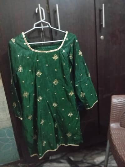 green dress