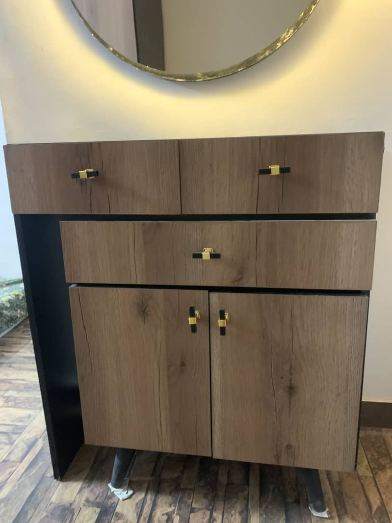 Cupboard & Dressing 6