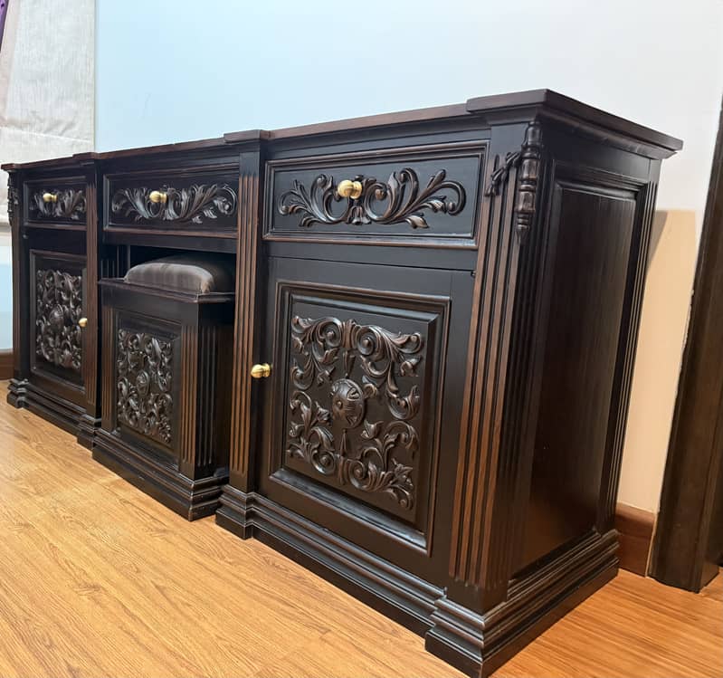 ROYAL CHINIOTI SOLID KING BED 5