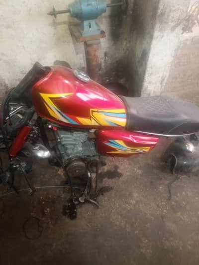 Honda 125 Bike Tanki Tapay