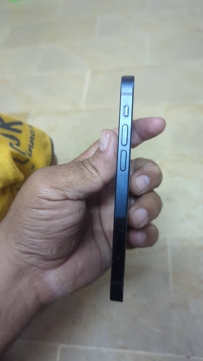 Apple iPhone 12 mini 2