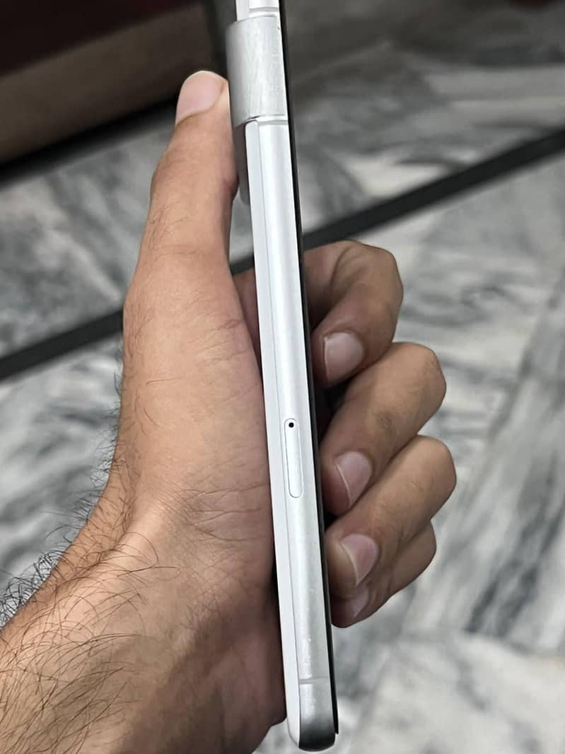 Google Pixel 7 5