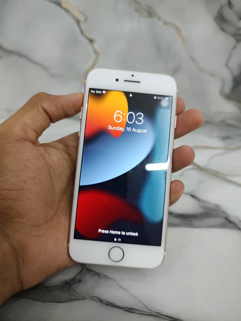 Apple iPhone 7 0