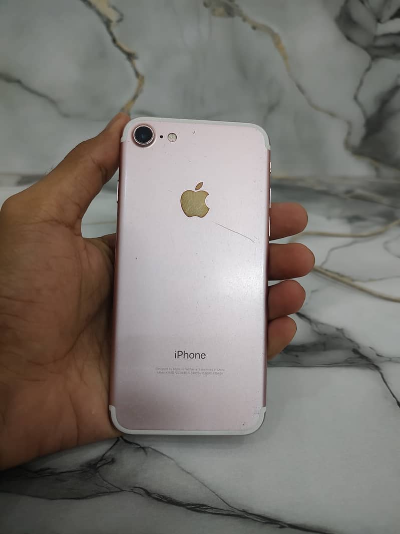 Apple iPhone 7 3