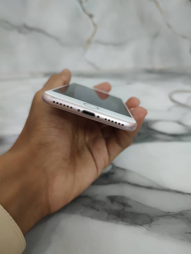 Apple iPhone 7 5