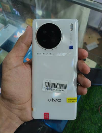 Vivo X90s