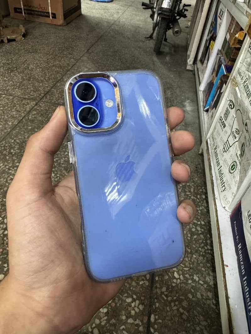 Apple iPhone 16 2