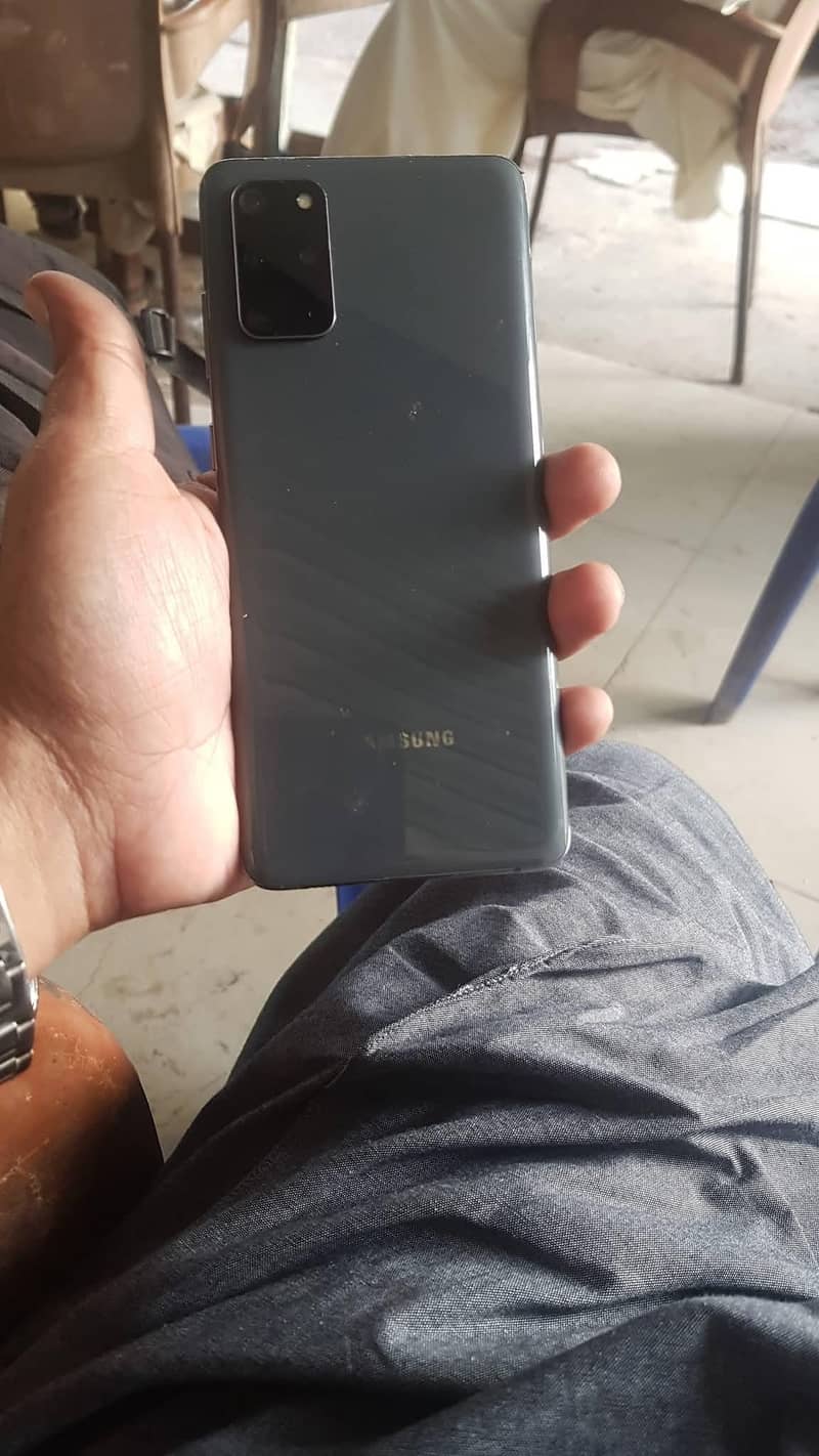 samsung S20plus 4