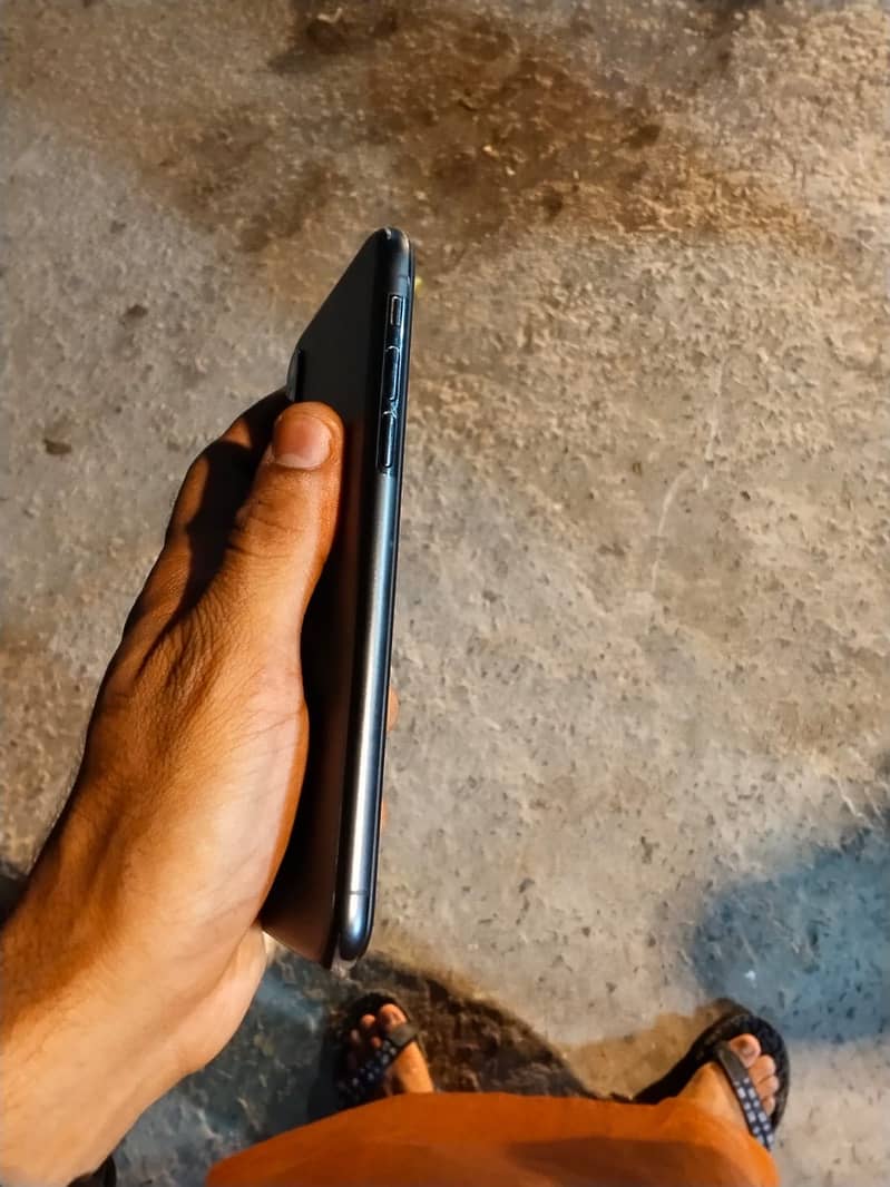 Apple iPhone X 5
