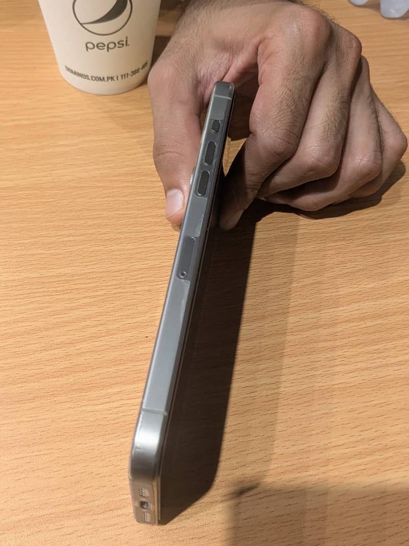 15 pro max iPhone 0