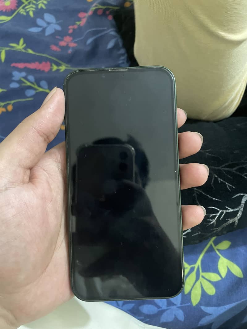 Apple iPhone 13 2