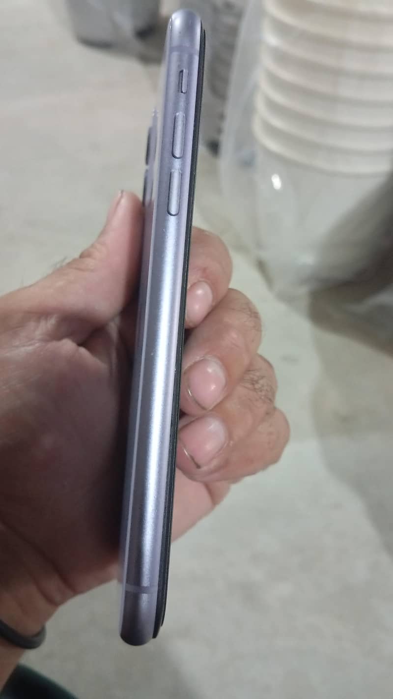 Apple iPhone 11 5