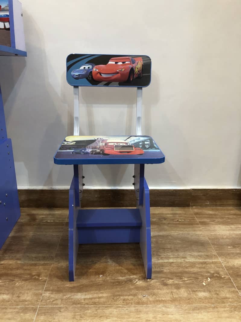 Small study table for kids 3