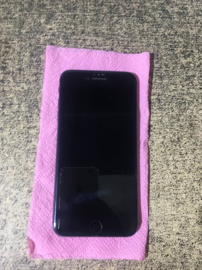 Apple iPhone 8 Plus 1