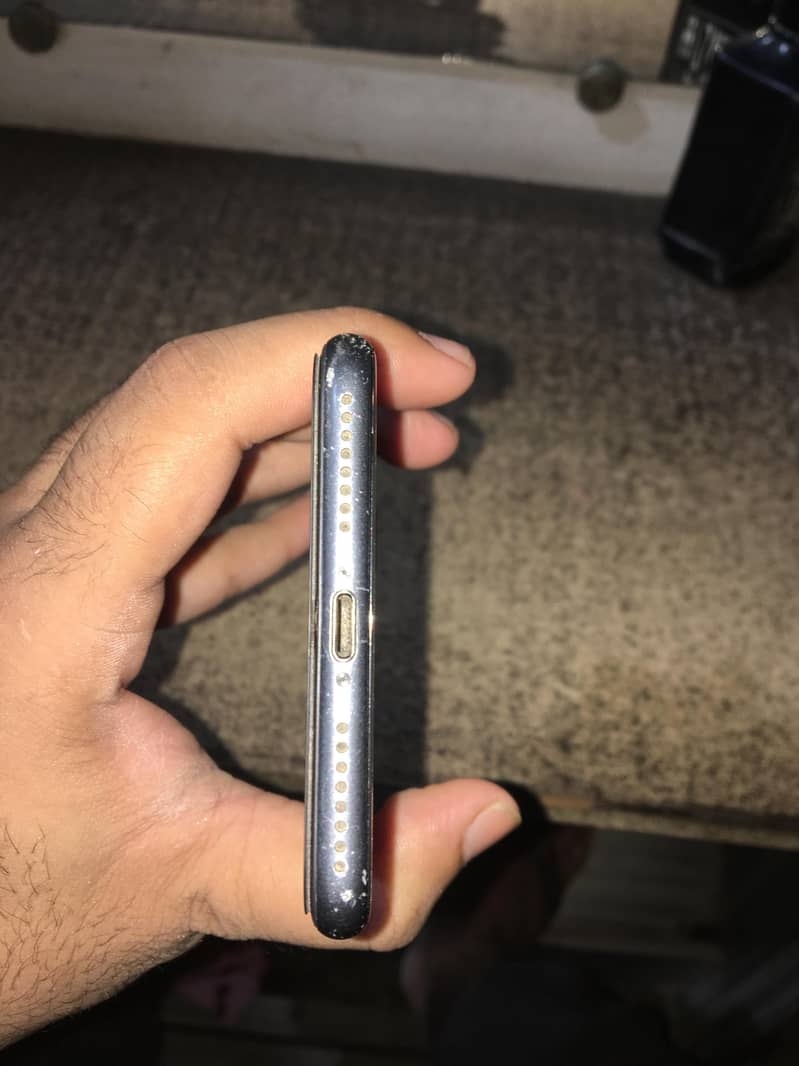 Apple iPhone 8 Plus 4