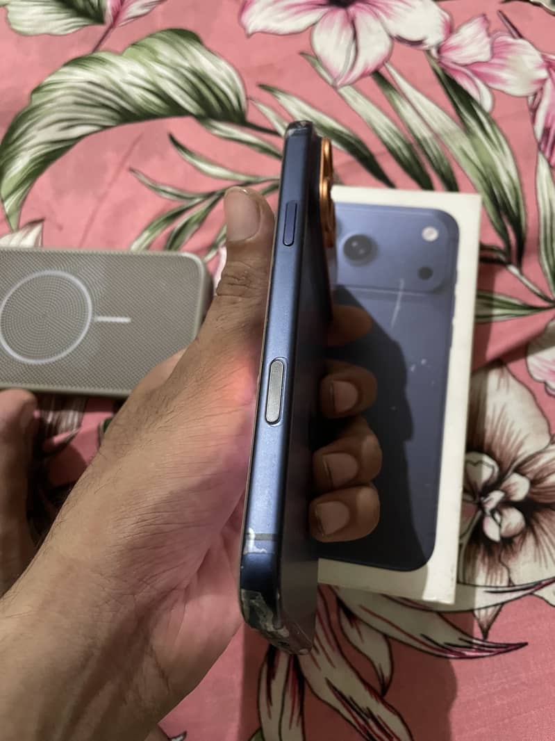 Apple iPhone 17 Pro Max 0