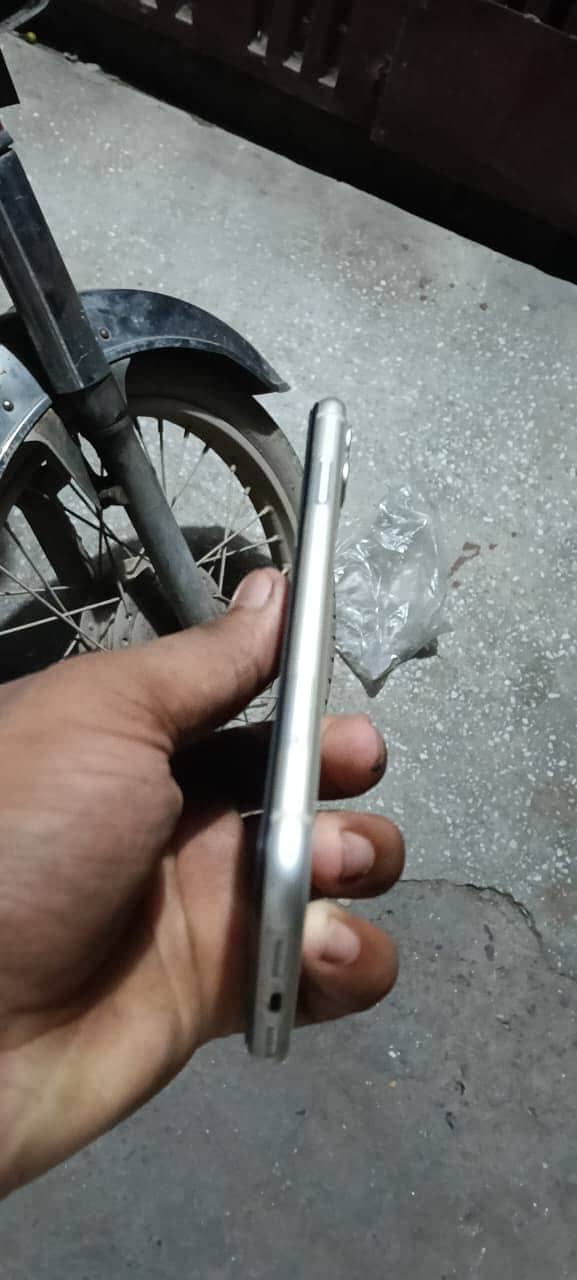 Apple iPhone 11 6
