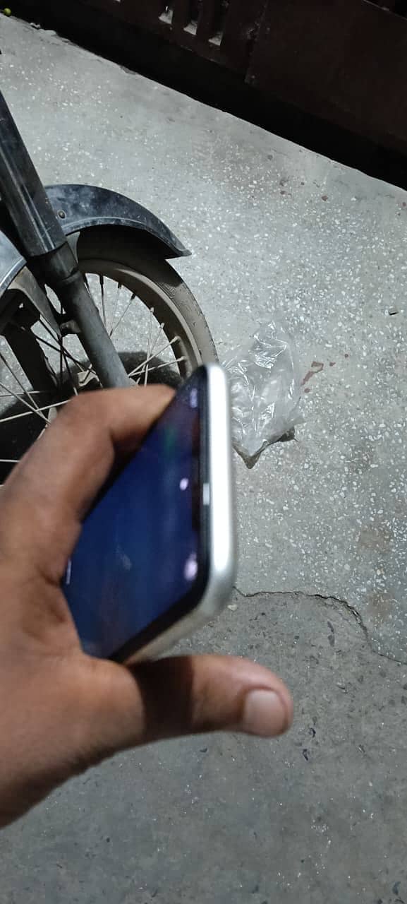 Apple iPhone 11 2