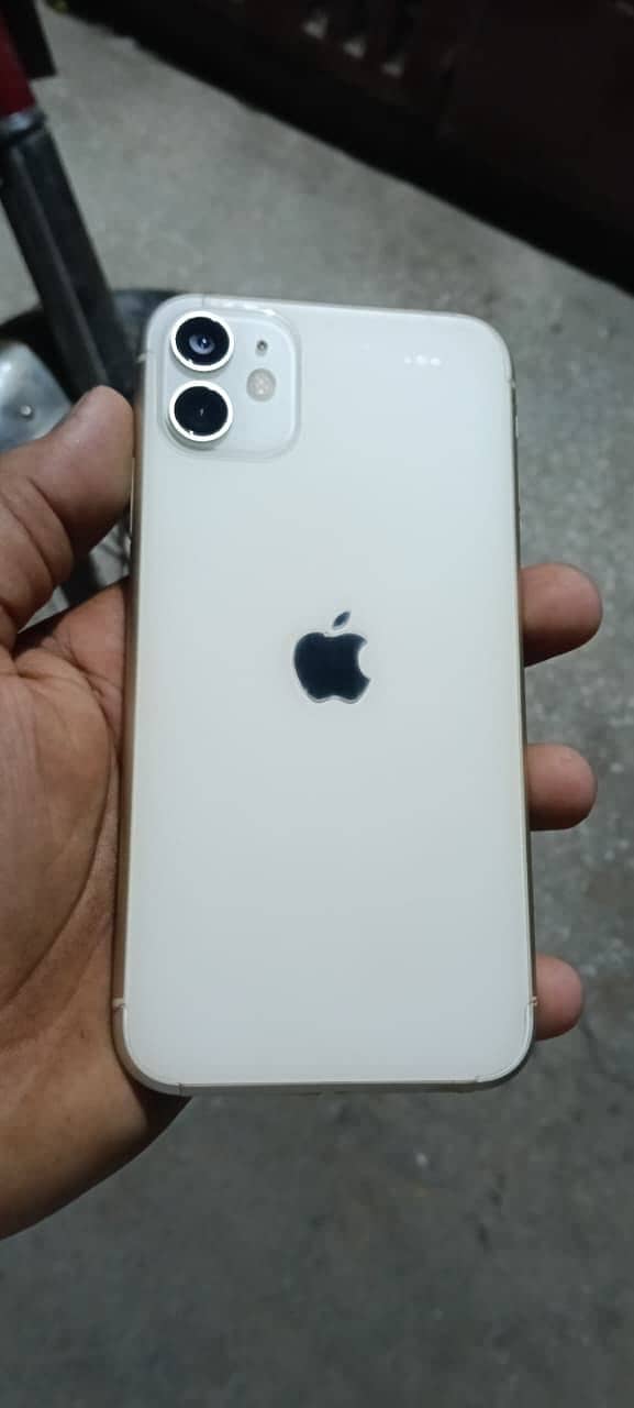 Apple iPhone 11 3
