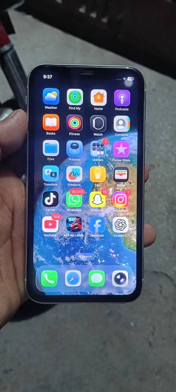 Apple iPhone 11 4