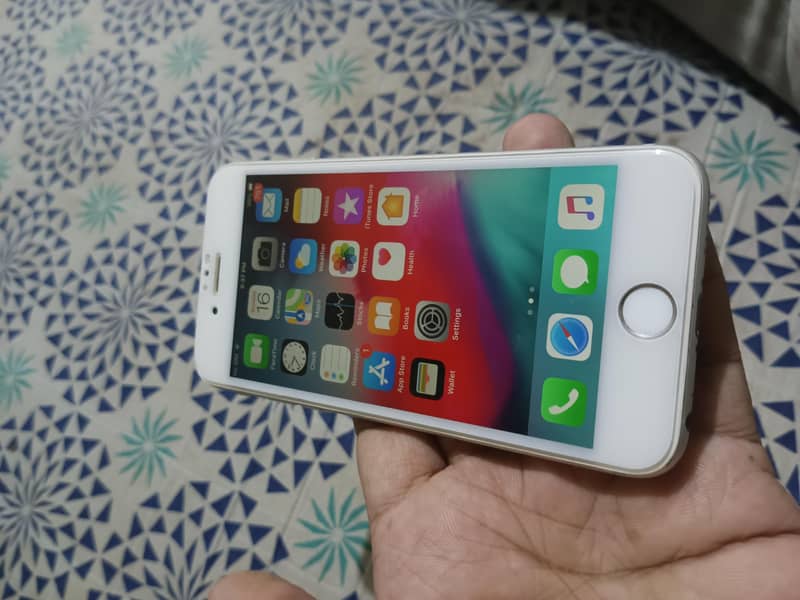 Apple iPhone 6 6