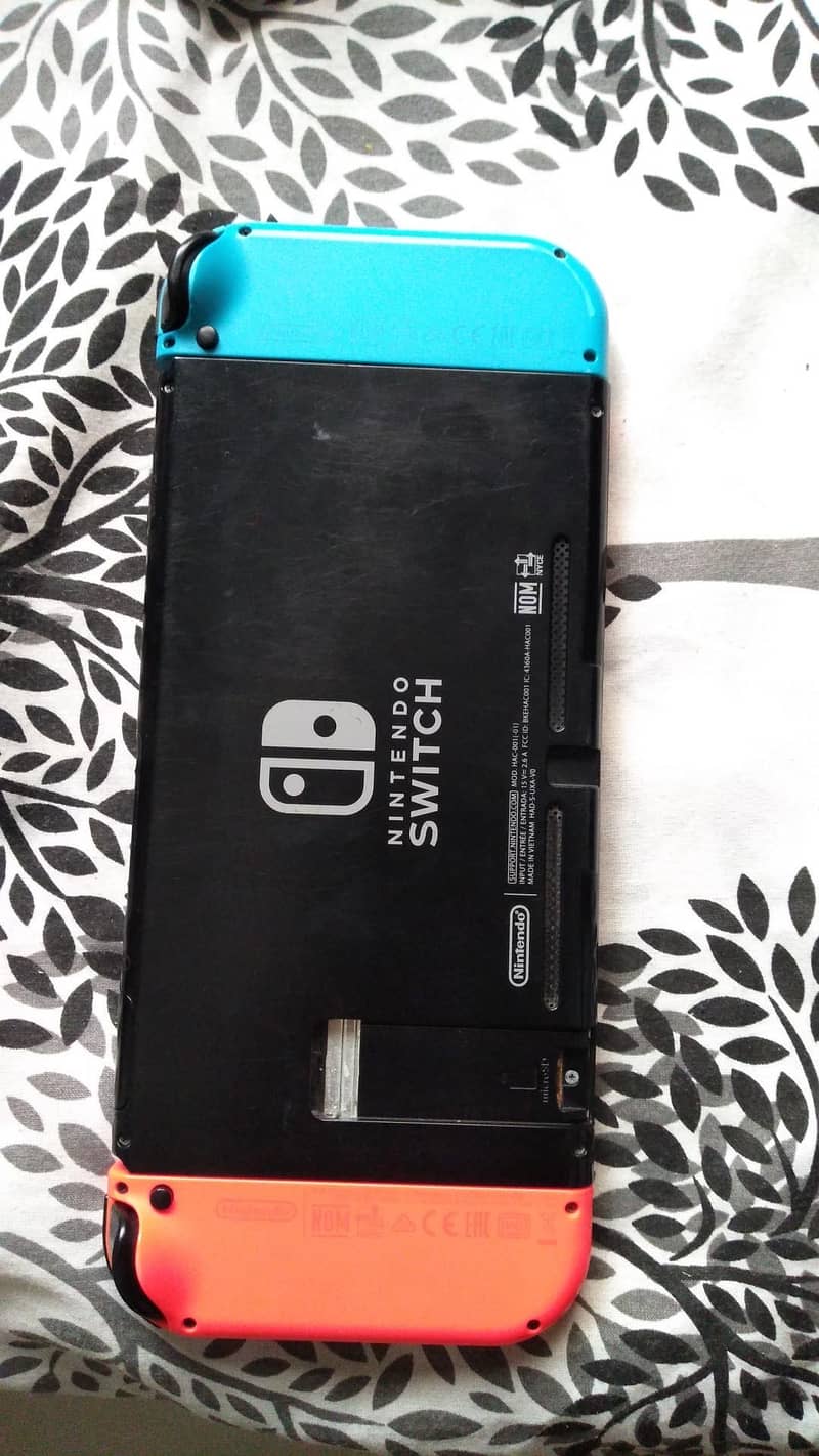 Nintendo Switch V2 3