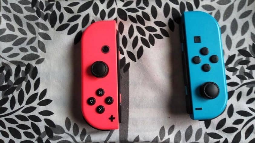 Nintendo Switch V2 4