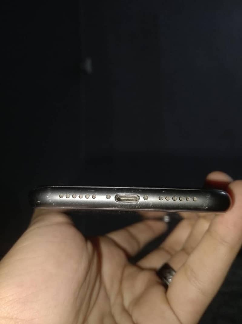 Apple iPhone 11 6