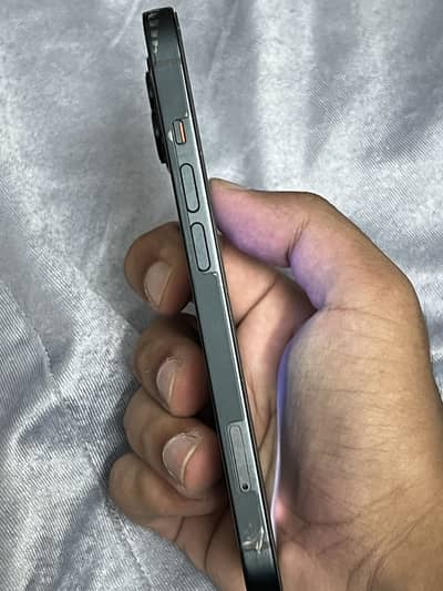 Apple iPhone 14