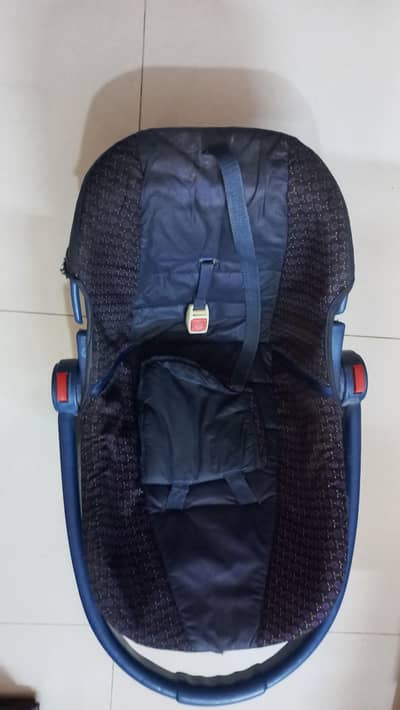 Baby carry cot