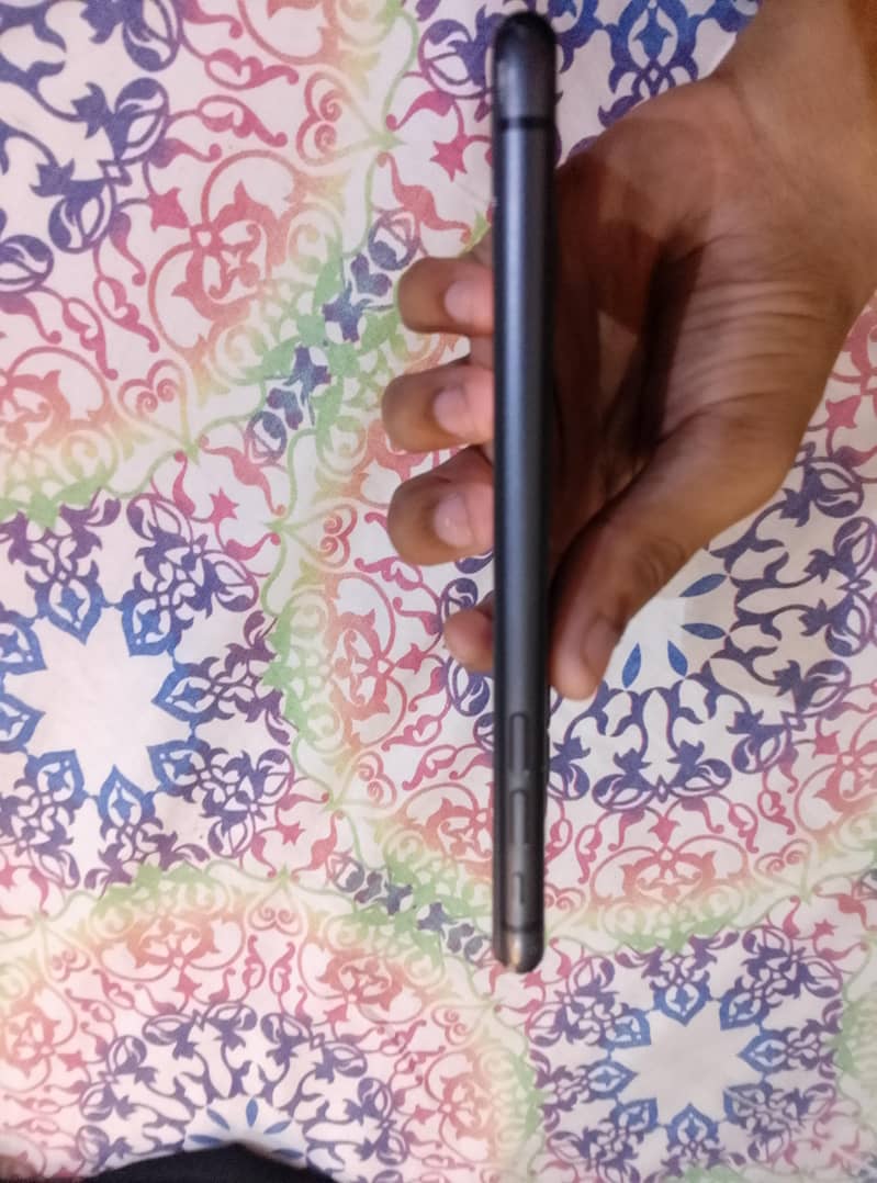Apple iPhone 11 5