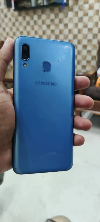 SamsunG GlaxY A30       4 Ram  64 GB