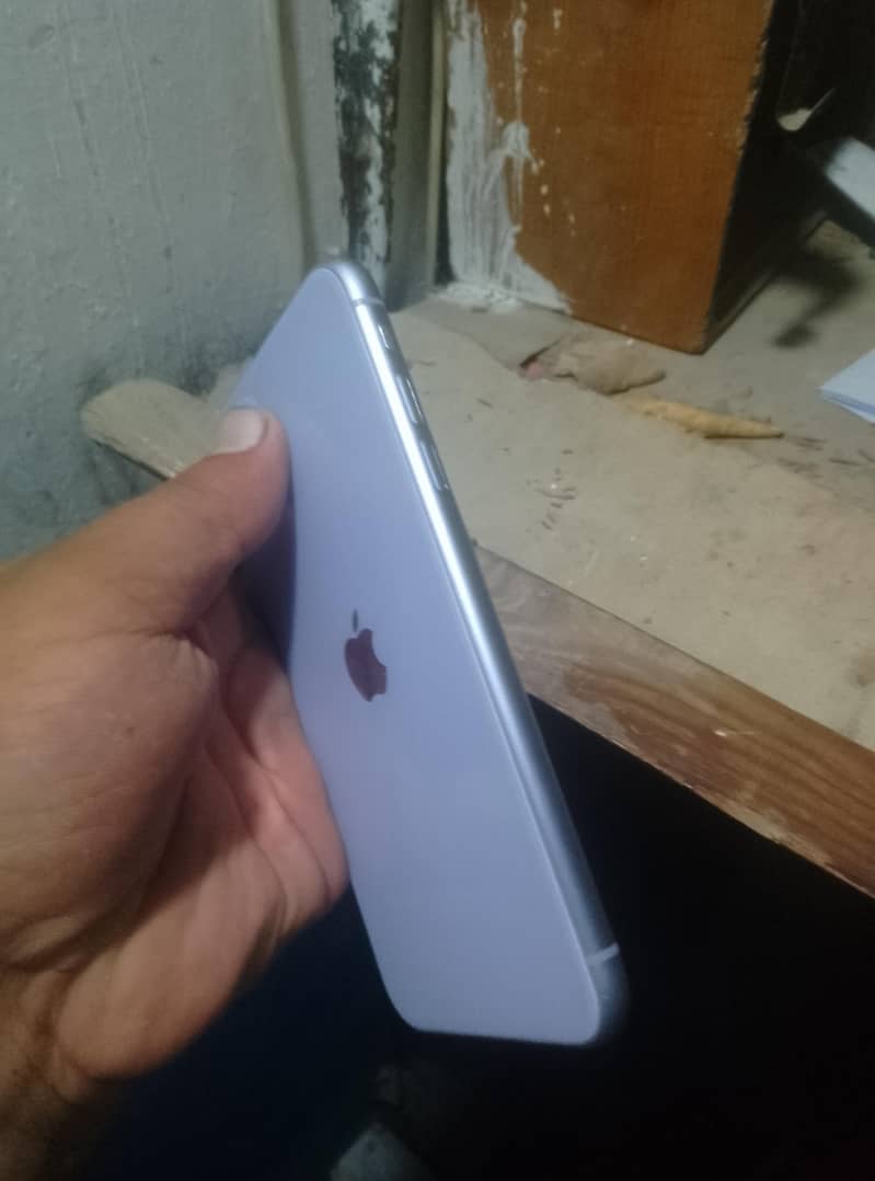 Apple iPhone 11 5