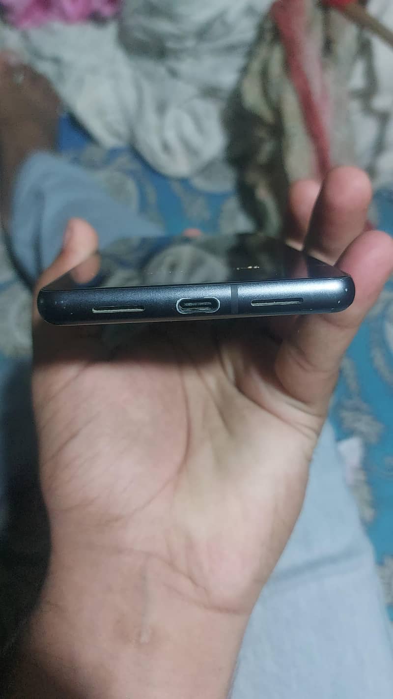 Google Pixel 7 4