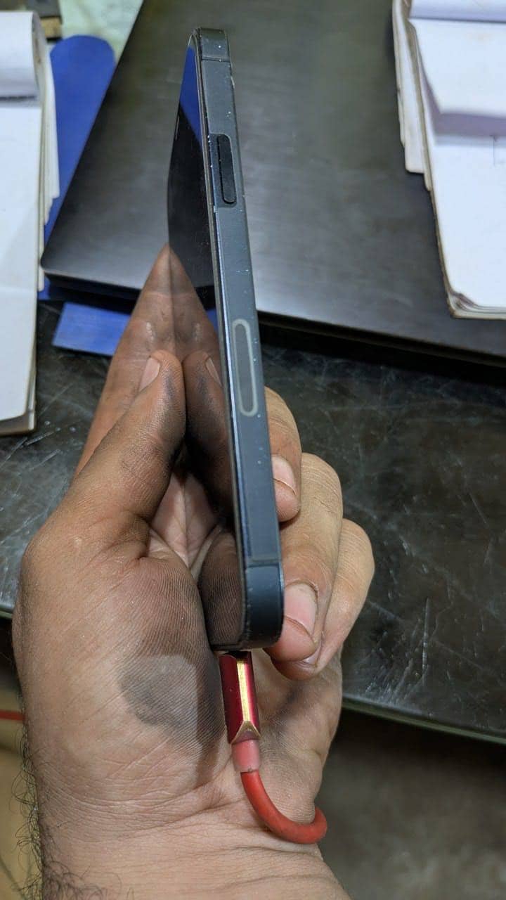 Apple iPhone 12 2