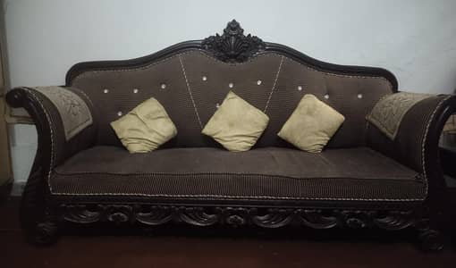 sofa set 5 seater (3+1+1)+table(3*3)