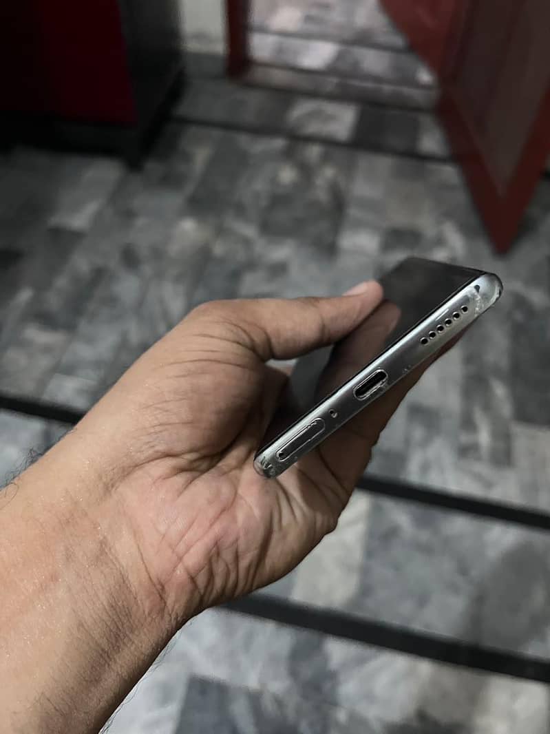 Tecno CAMON 40 Pro 6