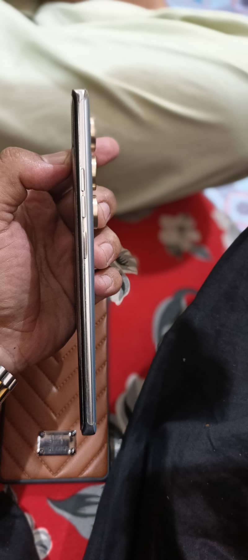 Tecno CAMON 40 Pro 3