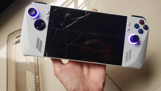 Asus Rog Z1 handheld
