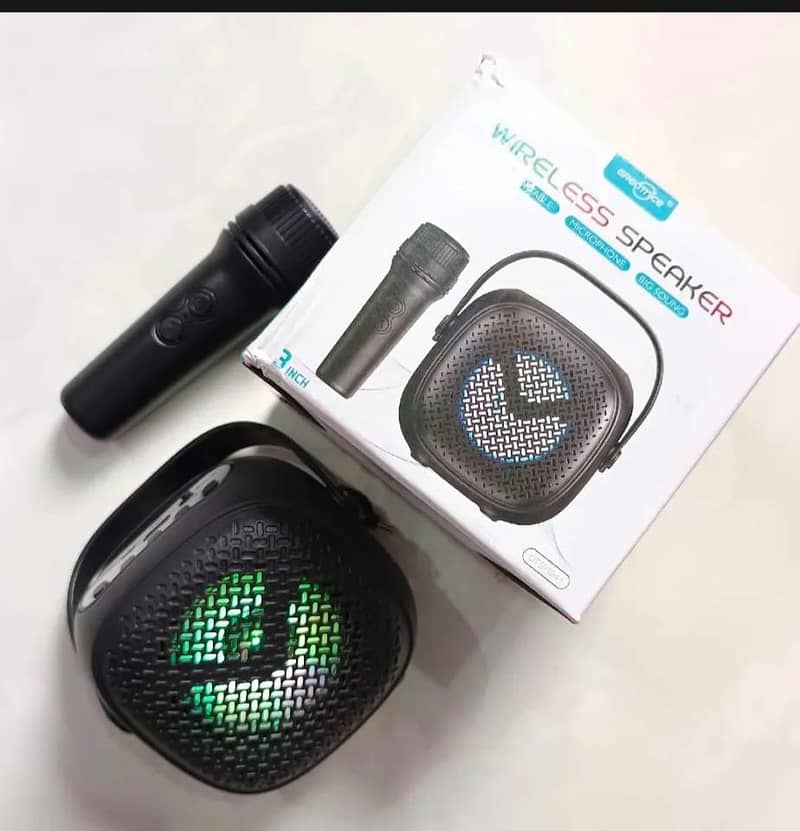 mic Bluetooth speaker 0