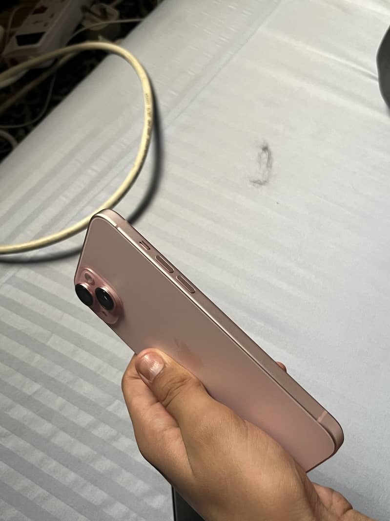 Apple iPhone 15 plus 1