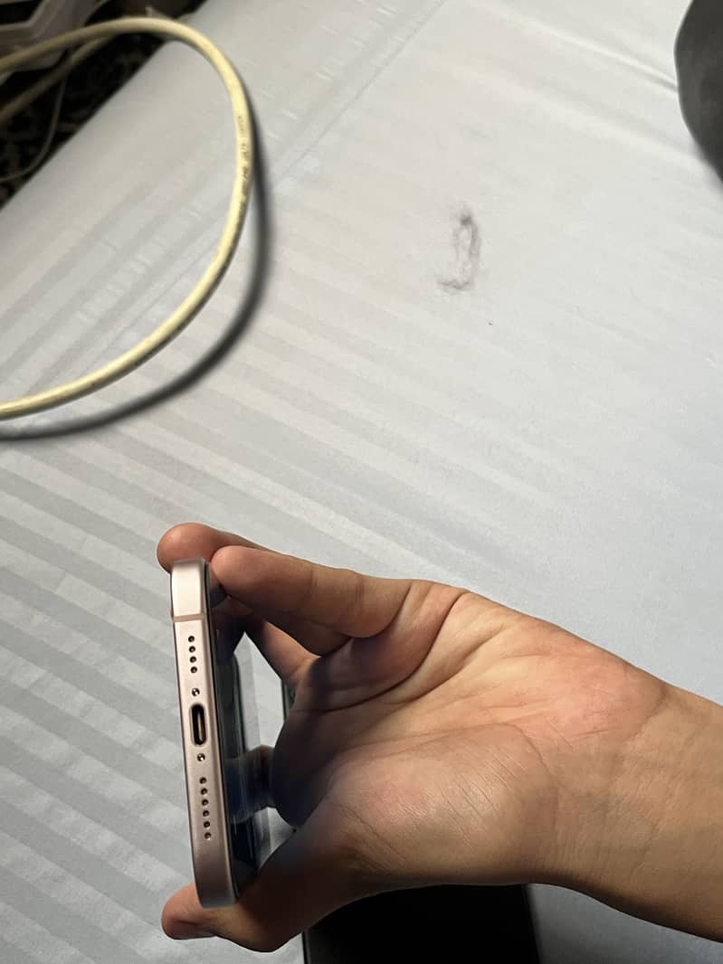 Apple iPhone 15 plus 6