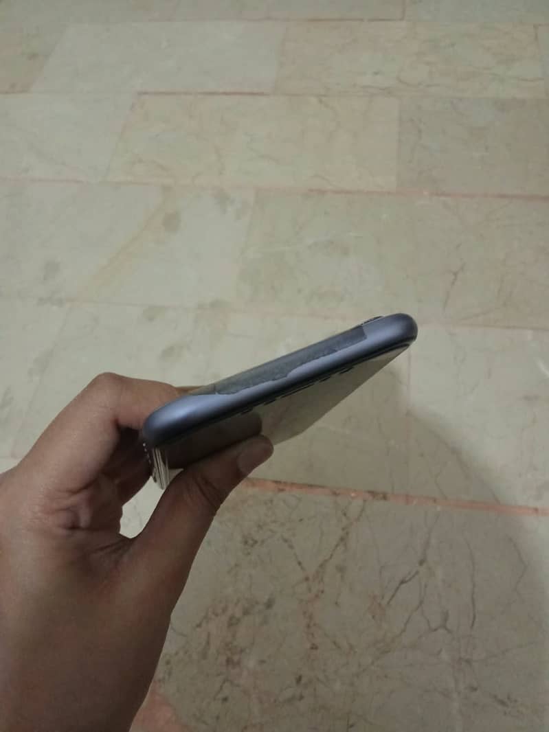 Apple iPhone 11 6