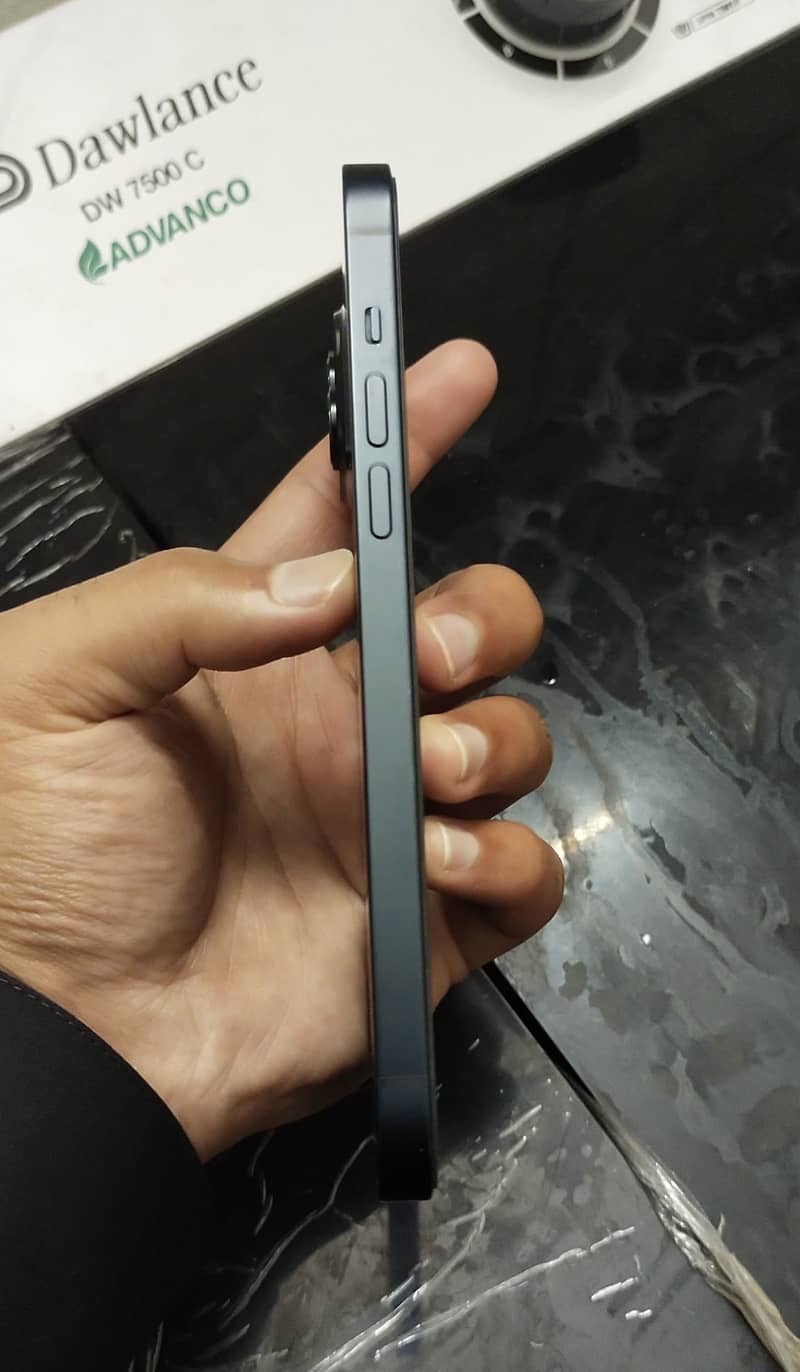 Apple iPhone 14 plus 3