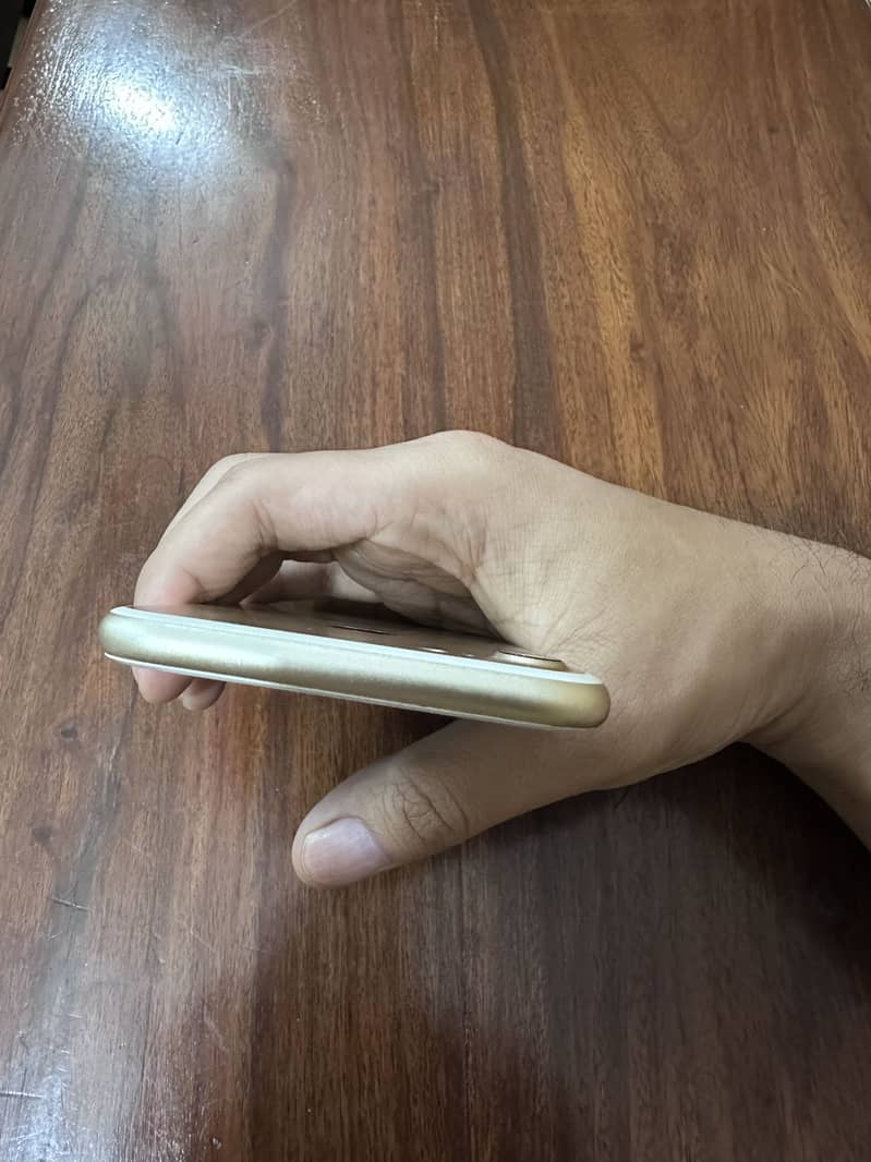 Apple iPhone 7 5